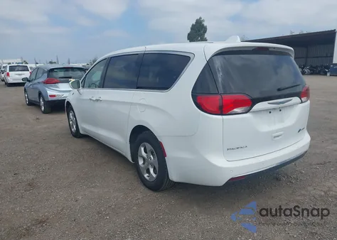 2018 Chrysler Pacifica Hybrid Touring Plus z USA, uszkodzony, nr VIN 2C4RC1H78JR332958